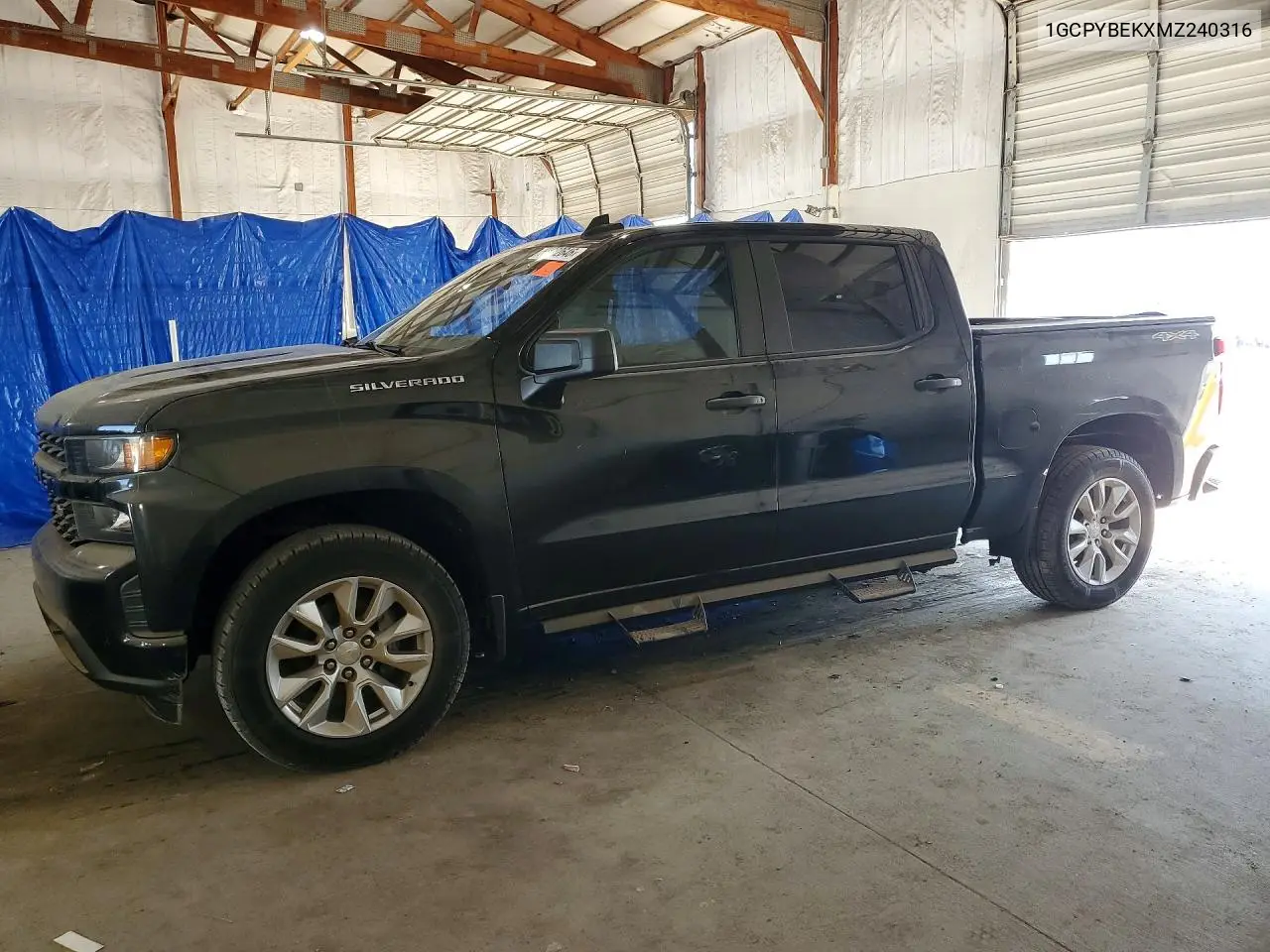 Chevrolet Silverado K1500 Custom 2021