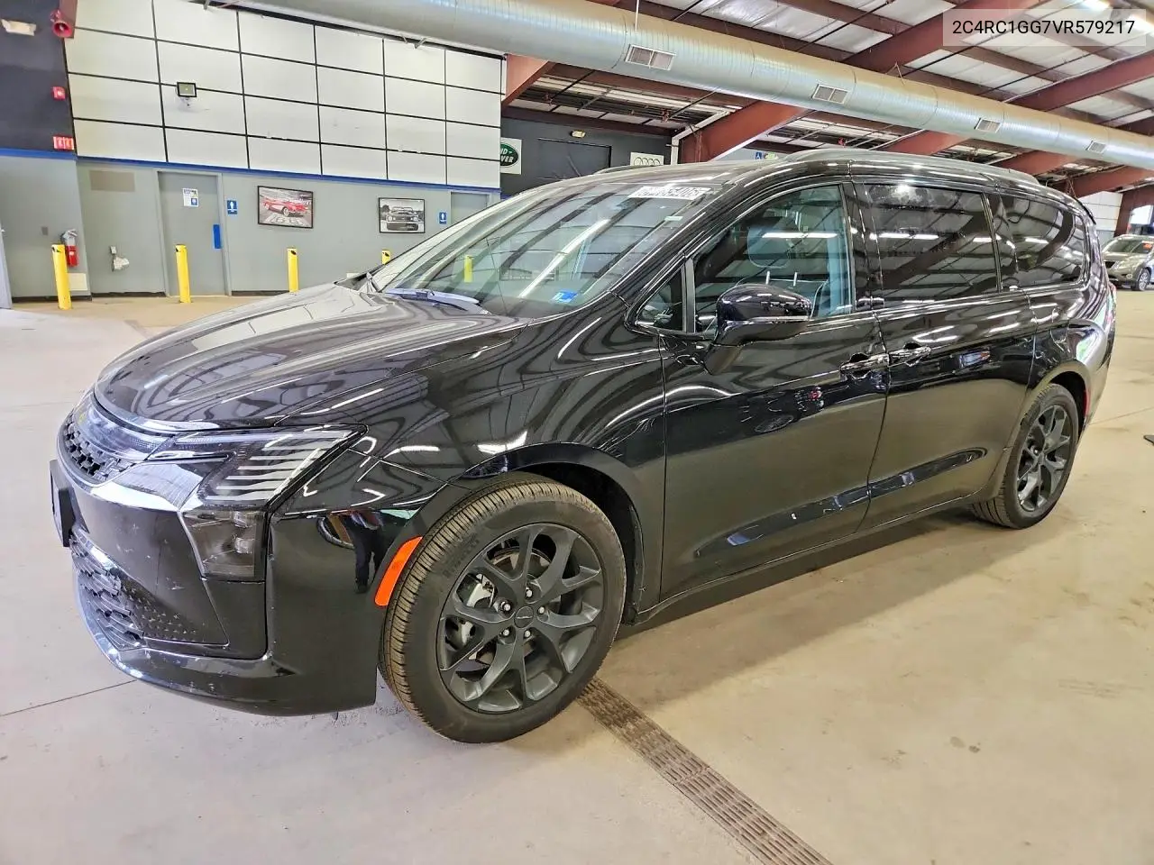 Chrysler Pacifica Limited 2027