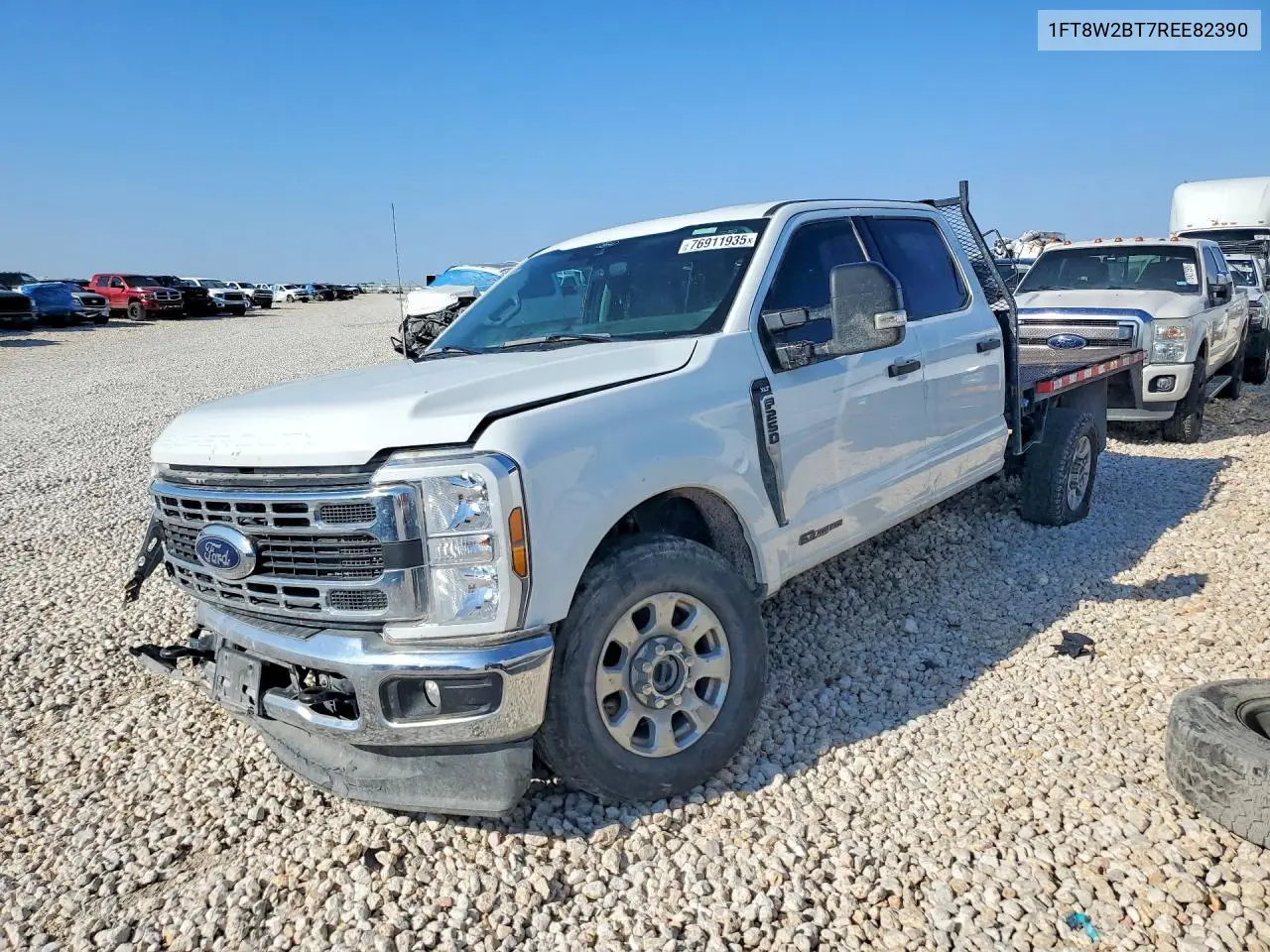 Ford F250 Super Duty Flatbed Truck 2024