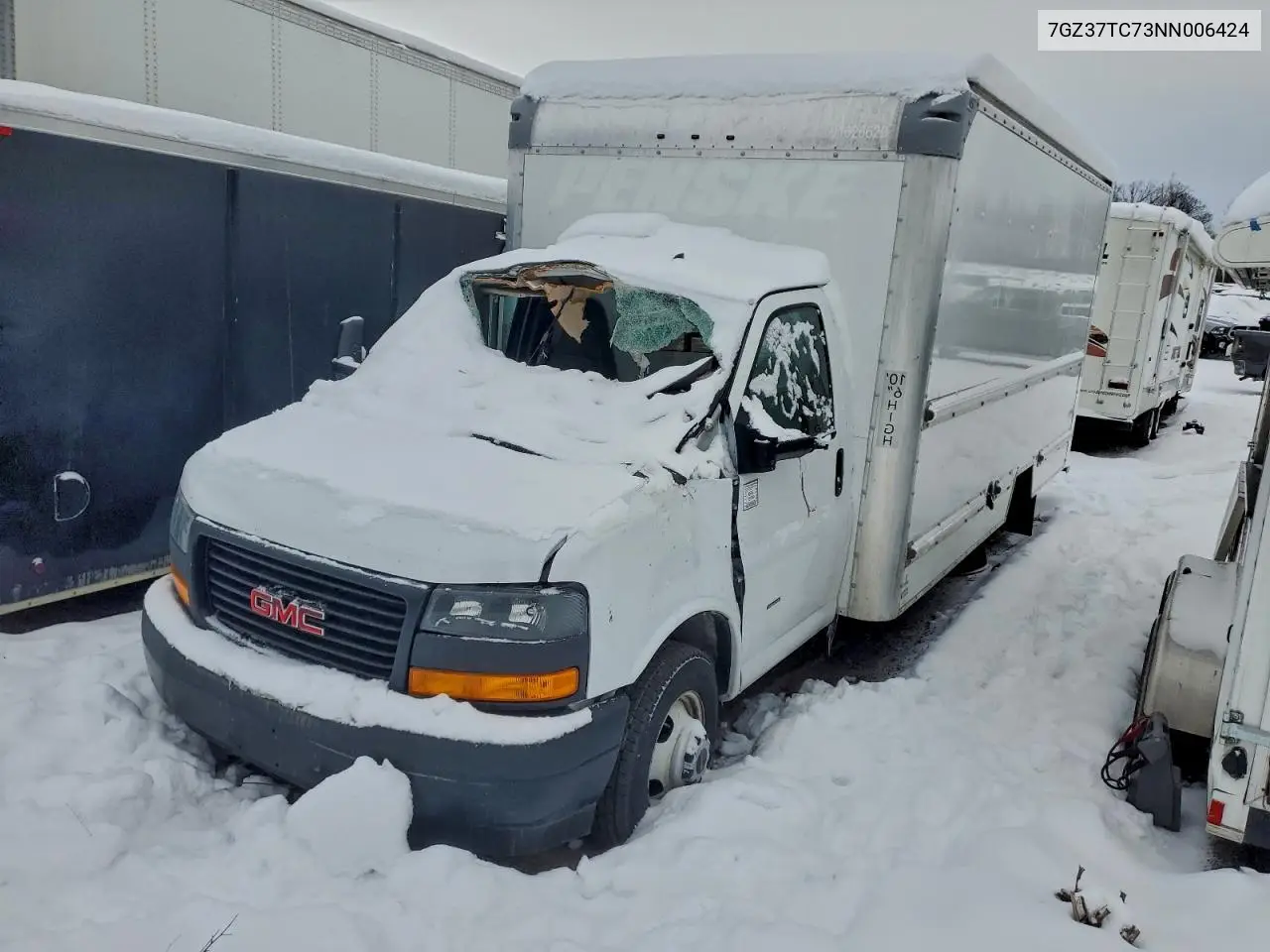GMC Savana Box Truck 2022