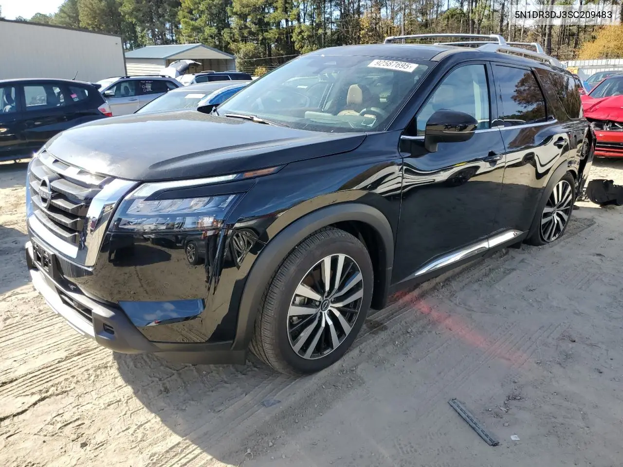 Nissan Pathfinder Platinum 2025