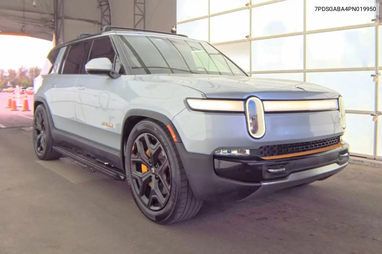 Rivian R1S Adventure 2023