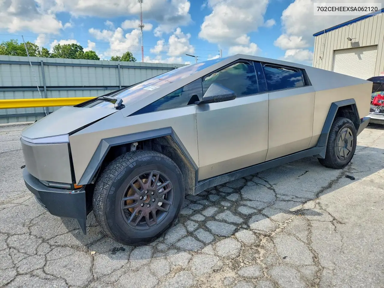 Tesla Cybertruck 2025