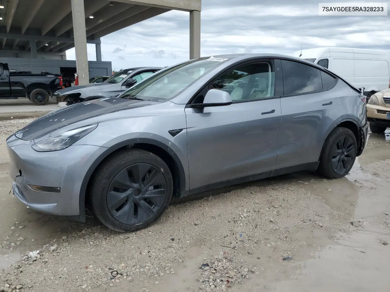 Tesla Model Y 2024