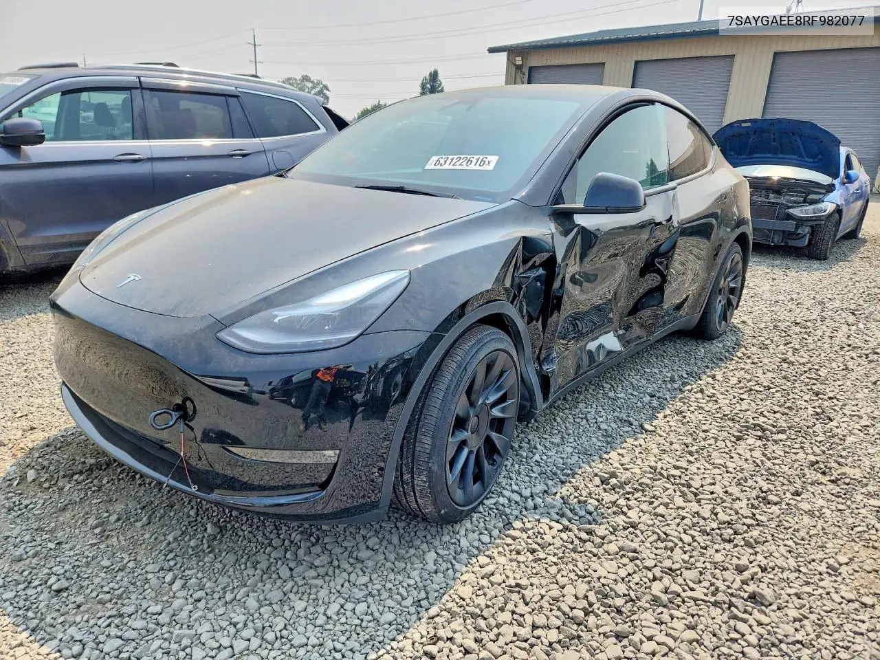 Tesla Model Y 2024