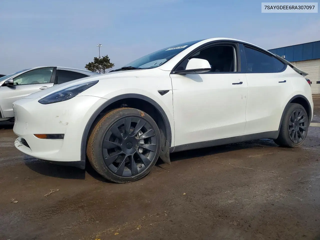 Tesla Model Y 2024