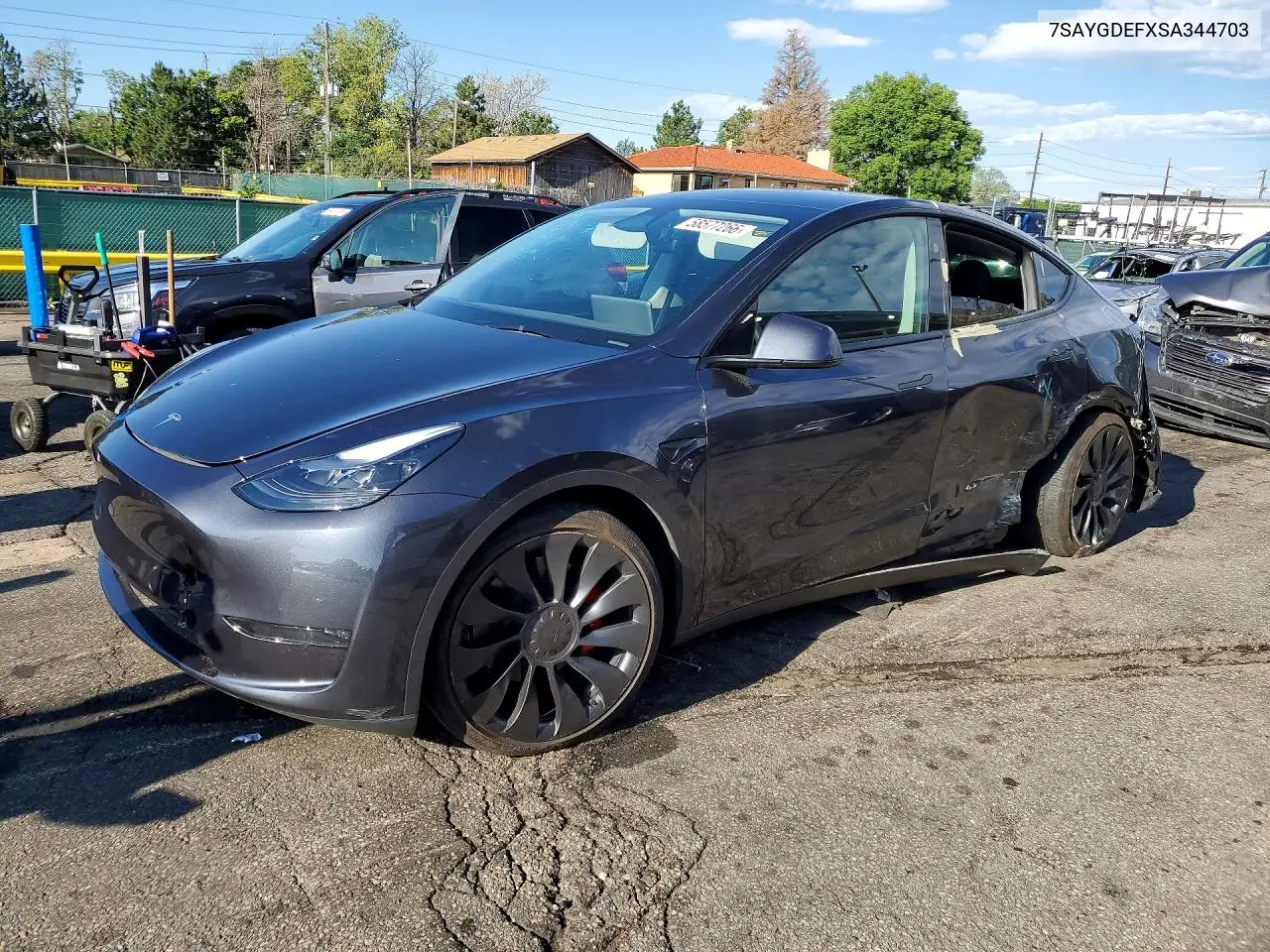 Tesla Model Y 2025