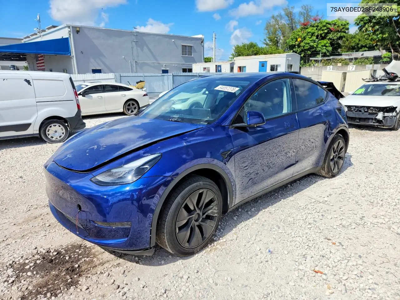 Tesla Model Y 2025