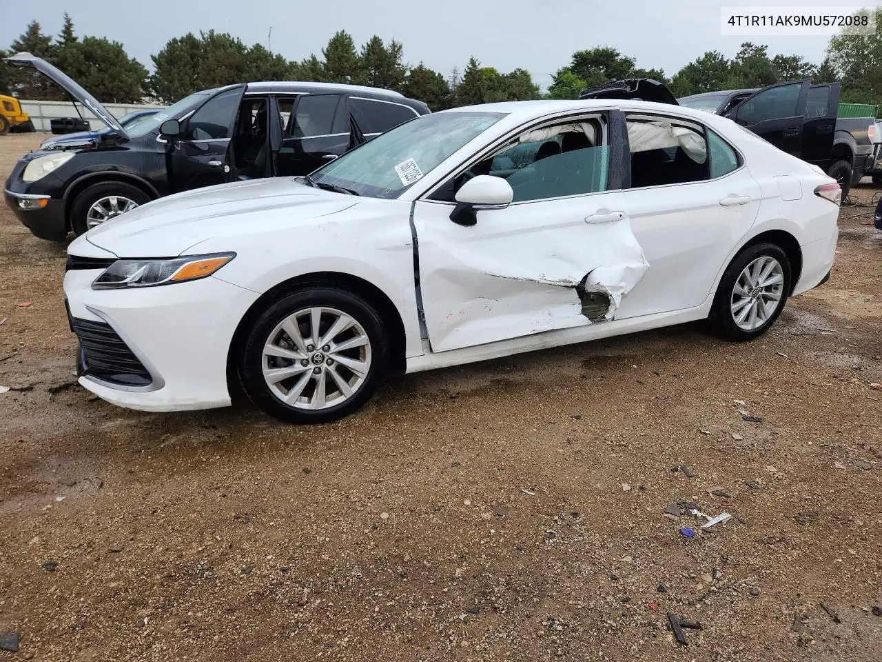Toyota Camry Le 2021