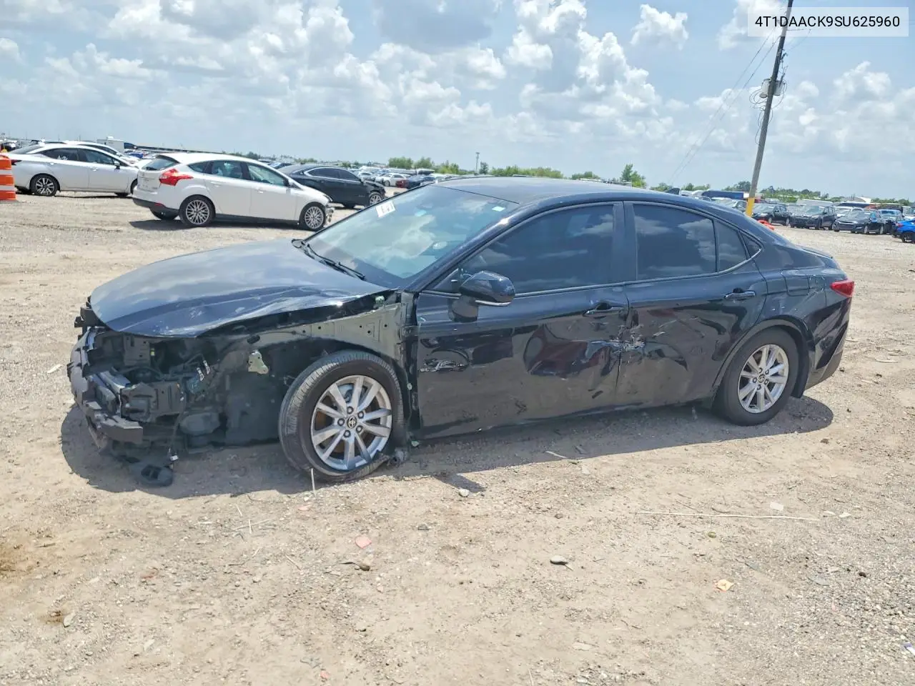 Toyota Camry Le 2025