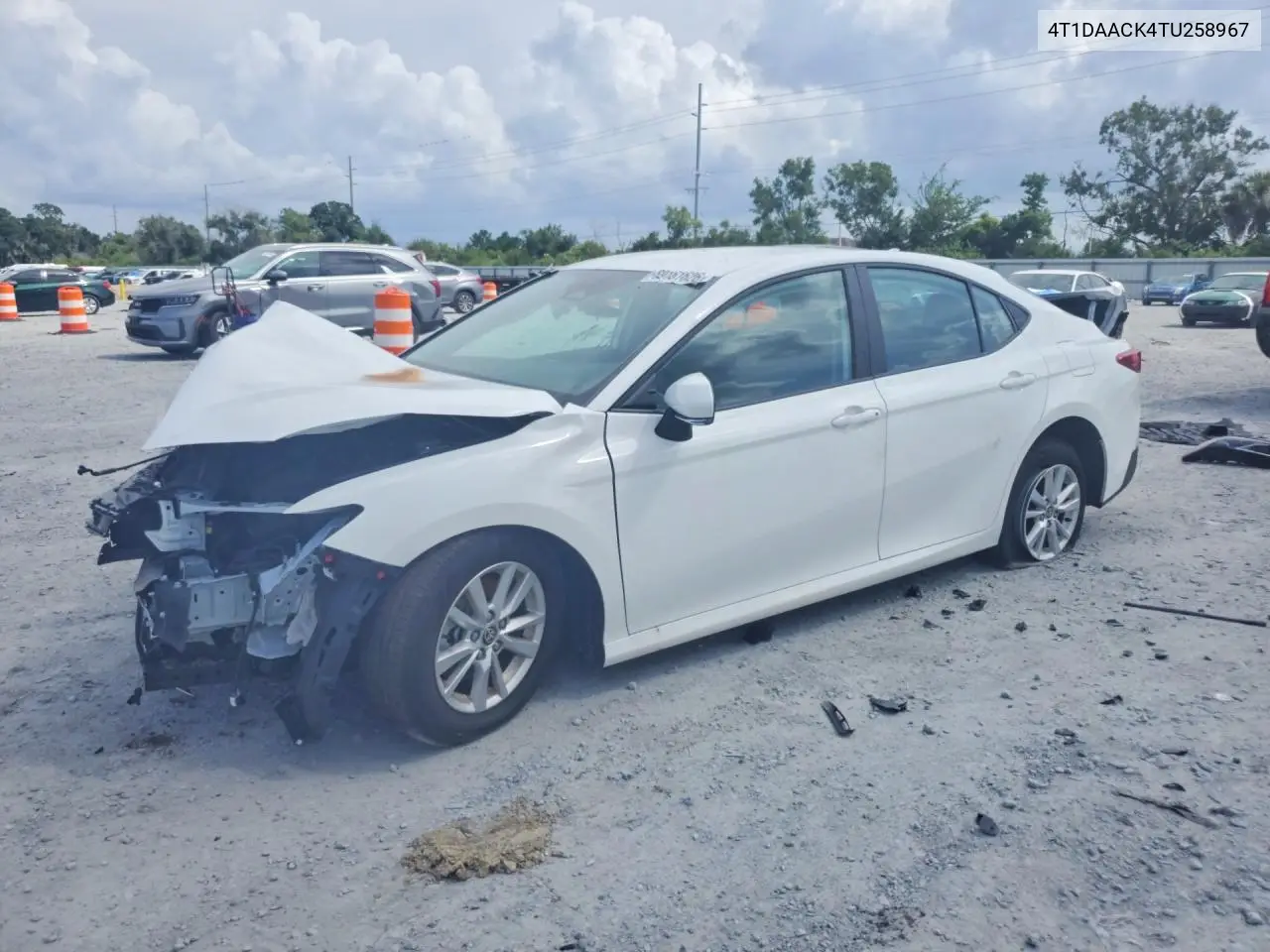Toyota Camry Le 2026
