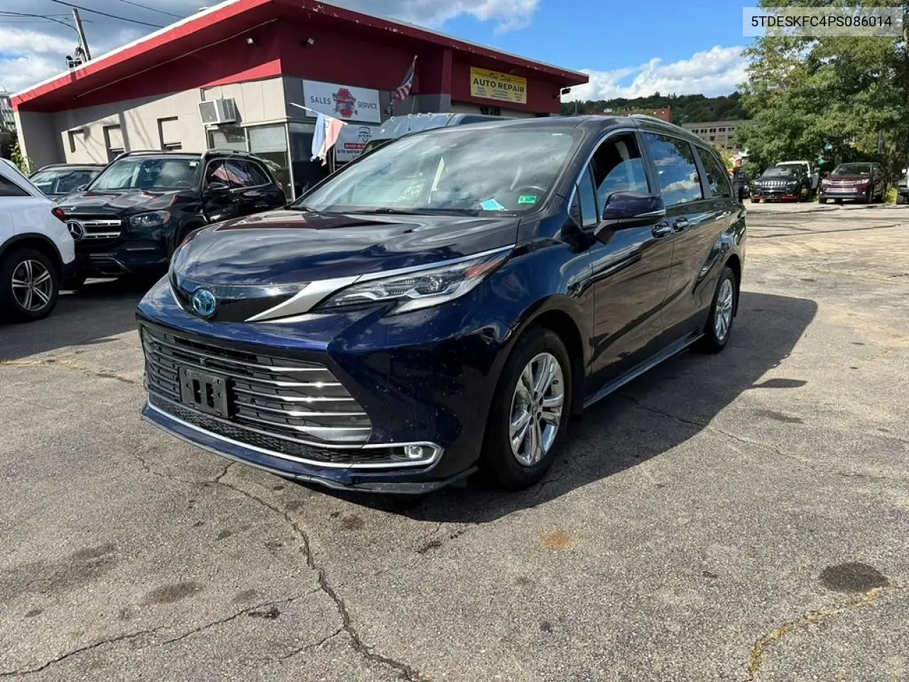 Toyota Sienna Platinum 7-Passenger 2023