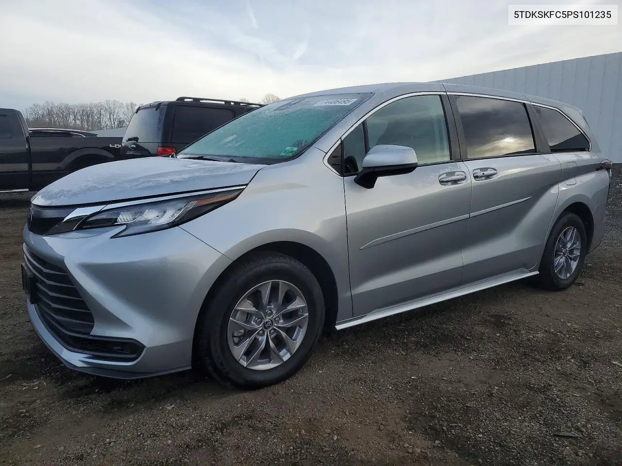 Toyota Sienna Le 2023