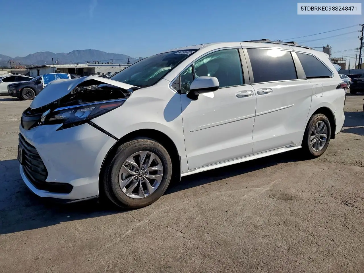 Toyota Sienna Le 2025