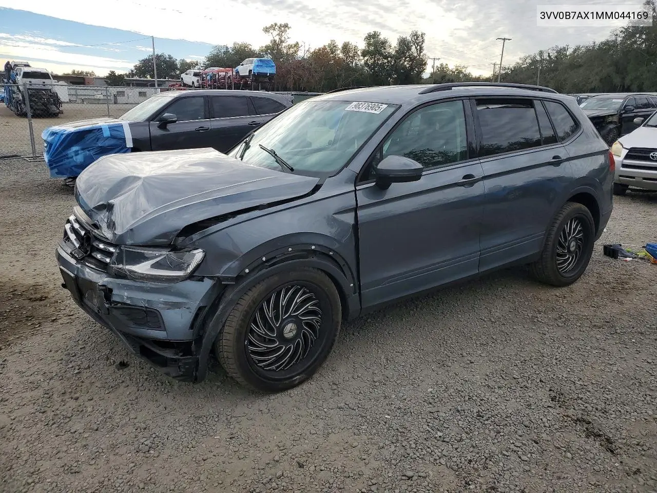 Volkswagen Tiguan S 2021