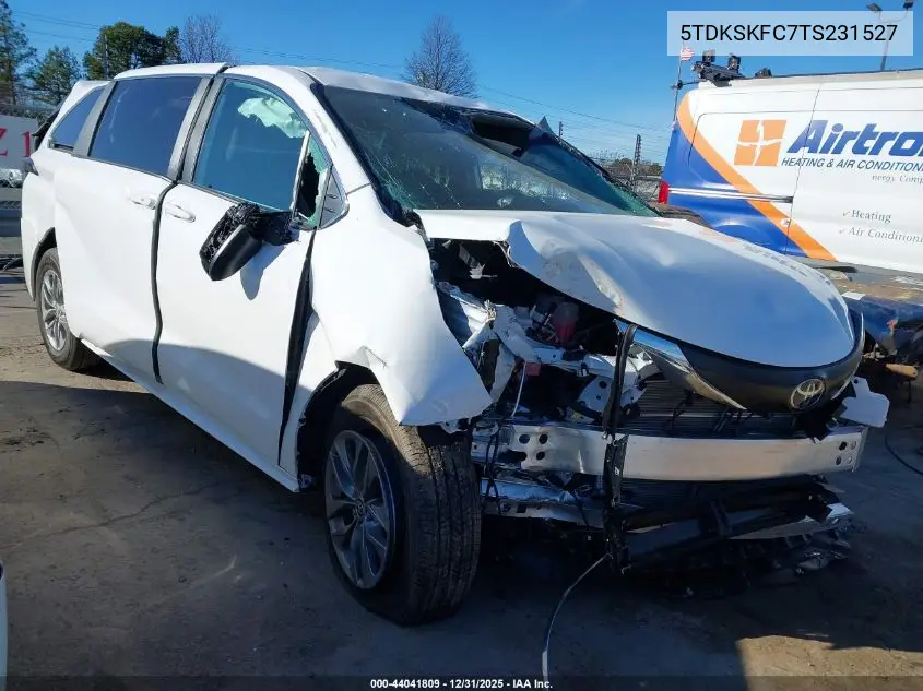 Toyota Sienna Le 2026