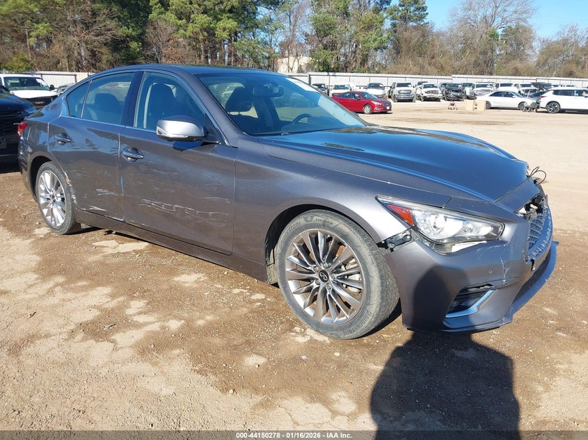 Infiniti Q50 Luxe 2021