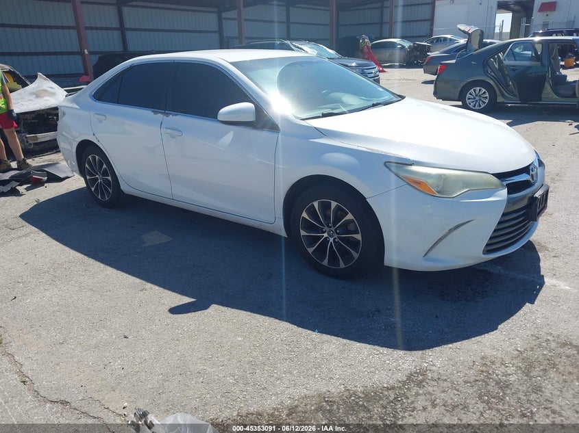 Toyota Camry Le 2015