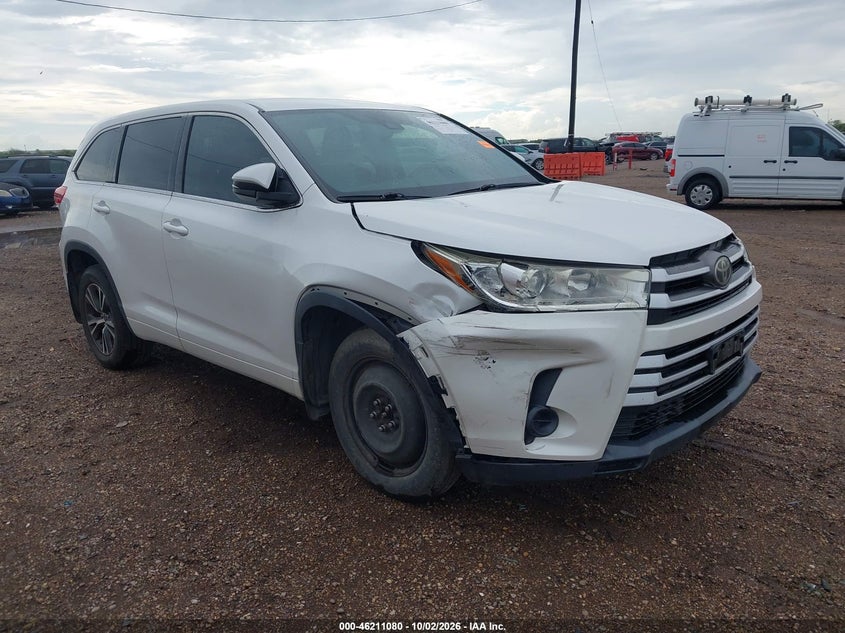 Toyota Highlander Le 2017