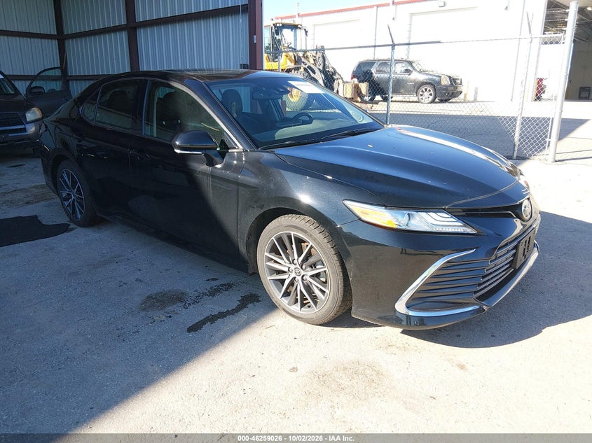 Toyota Camry Xle Hybrid 2022